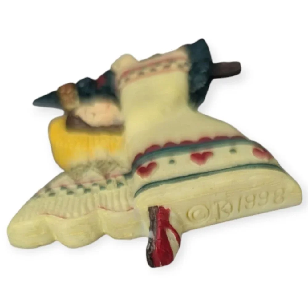 Vintage 1998 Christmas Angel Resin Pin/Brooch